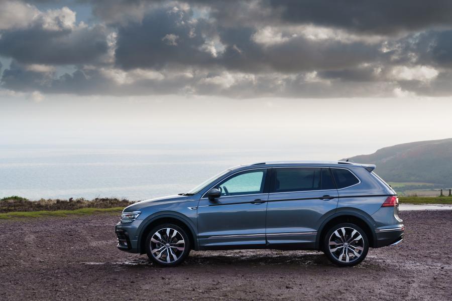  Volkswagen Tiguan Allspace R-Line 2018 года  (UK) (фото 33 из 40)